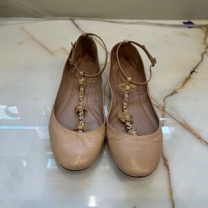 Chloe flats with chain